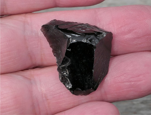 Surový obsidián černý V3760 — foto 4