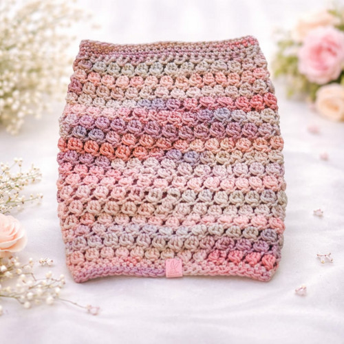 Ručně háčkovaný nákrčník Pastel Flow — foto 3