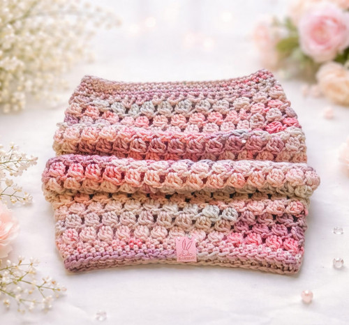Ručně háčkovaný nákrčník Pastel Flow — foto 2