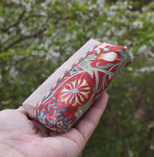 "Kapesníkovník" - Morris a tulipánky — foto 2