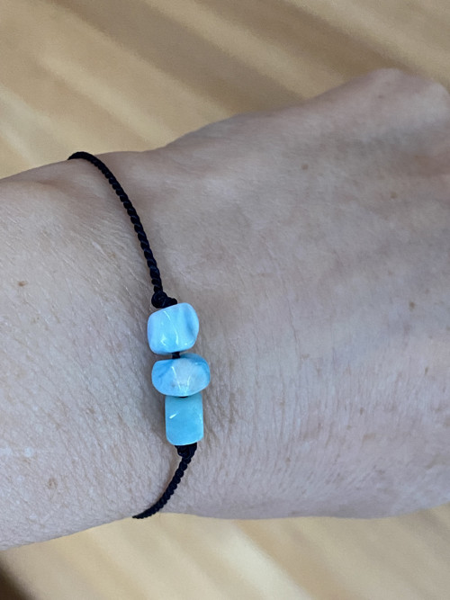 Náramek larimar a hedvábí — foto 3
