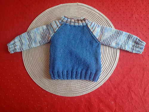 Newborn svetřík pro chlapečka — foto 2