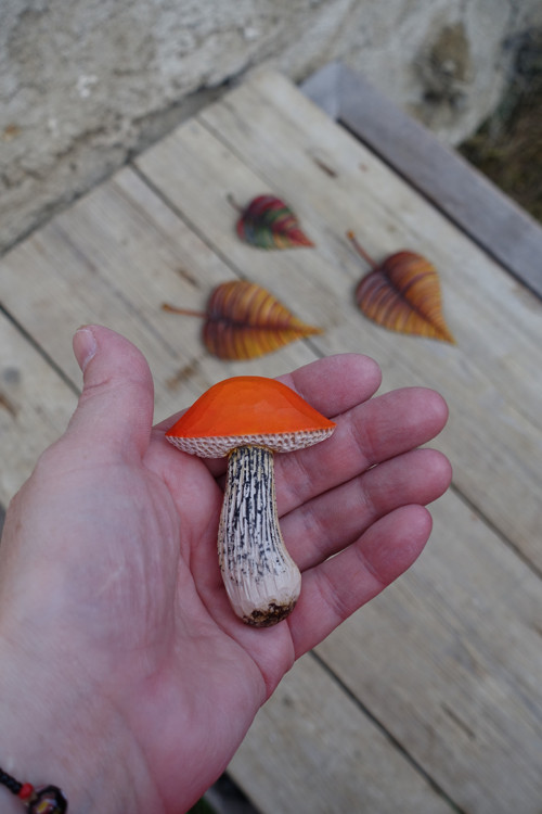 Křemenáč velký - dřevěná brož — foto 4