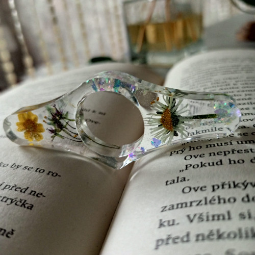 Držák stránek na palec — foto 4
