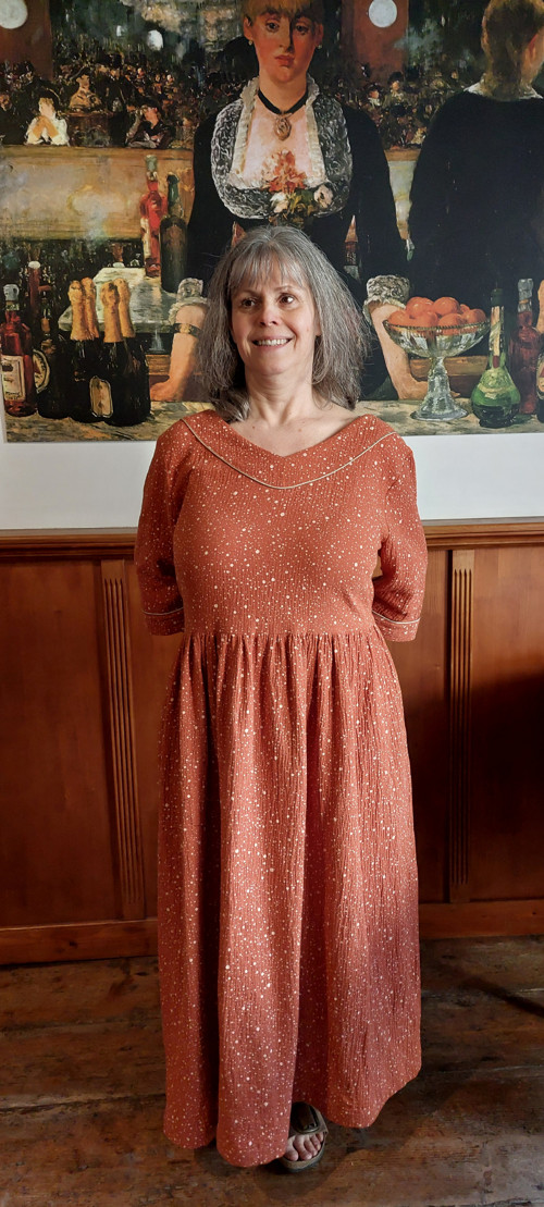 Jade mušelínové šaty — foto 3
