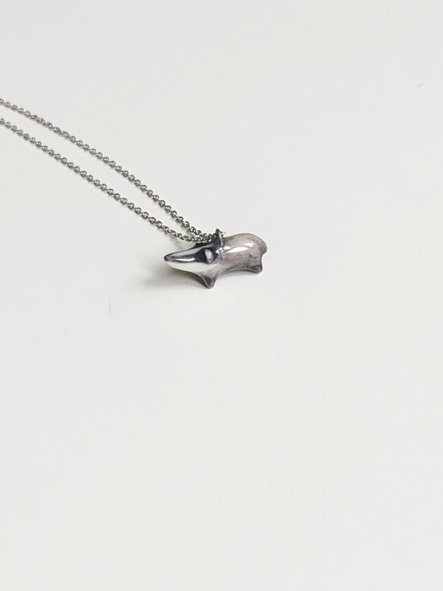 Přívěsek jezevec porcelánový mini — foto 3