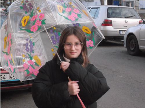 Dívka s děštníkem . — foto 2