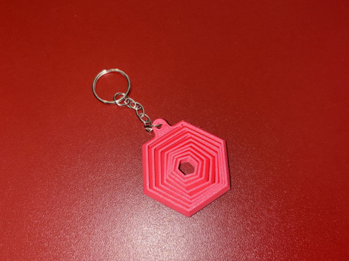 Antistresová klíčenka – hexagon spirála — foto 2
