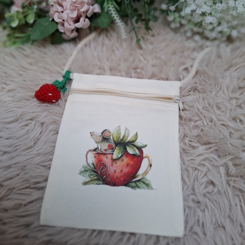 Ludmilka s výbavičkou a taškou — foto 2