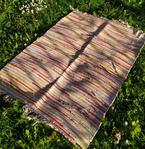 Tkaný koberec 106 x79 cm — foto 2