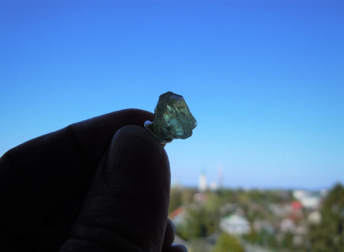 Lístečky se surovým tsavoritem — foto 3