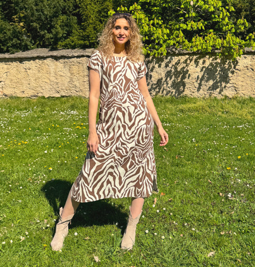 Rovné šaty s kapsičkami safari — foto 2