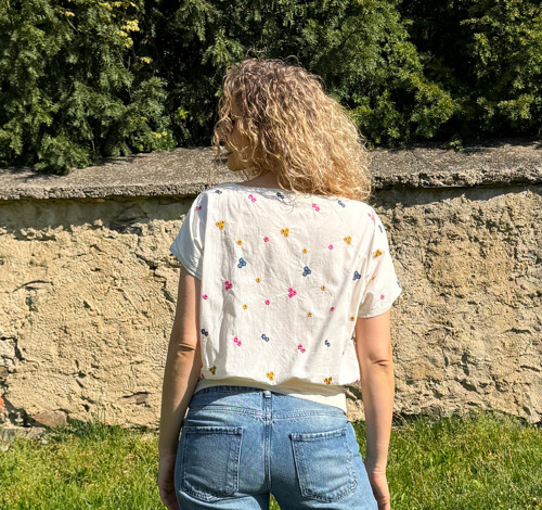 Volný top s pasem kvítek — foto 6