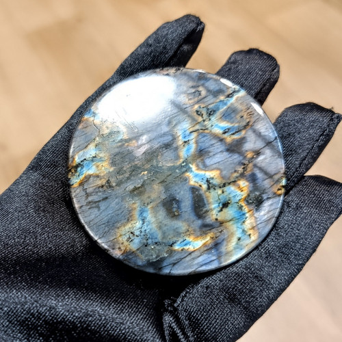 Labradorit, ID 5669, průměr 62 mm — foto 3