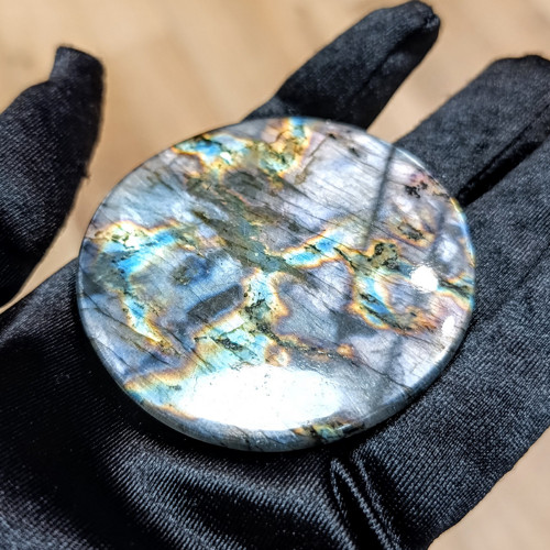 Labradorit, ID 5669, průměr 62 mm — foto 5