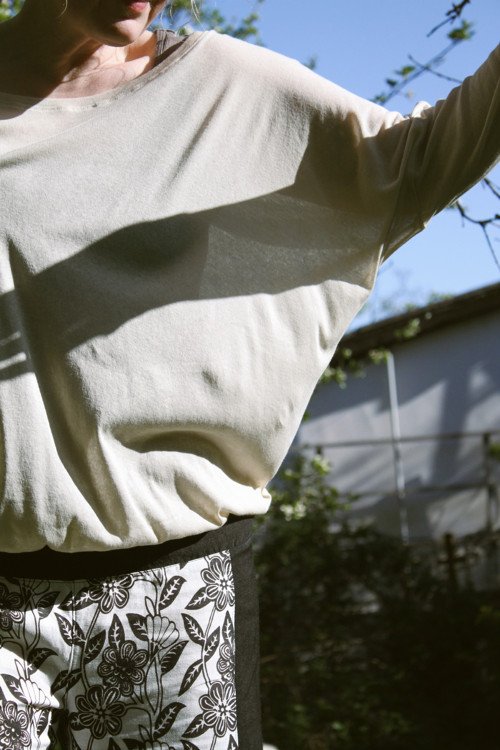 Volné triko průsvitné ............ L - XL — foto 3