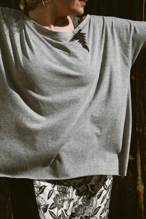 Triko ............ L - XL — foto 2