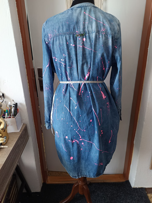 Denim neon šaty — foto 5