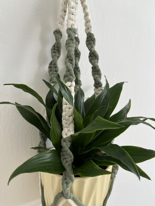 Macrame závěs na květináč — foto 3