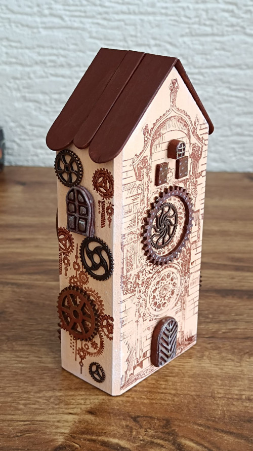 Dřevěný domeček orloj – dekorace — foto 6