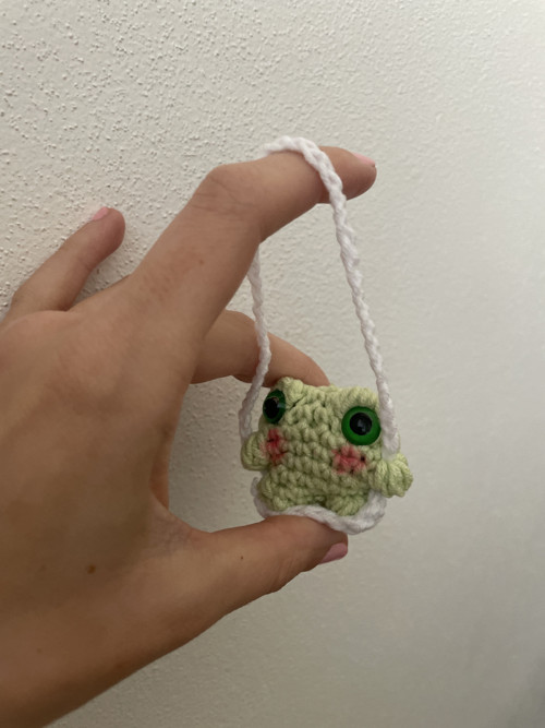 Háčkovaná žabička na houpačce — foto 2