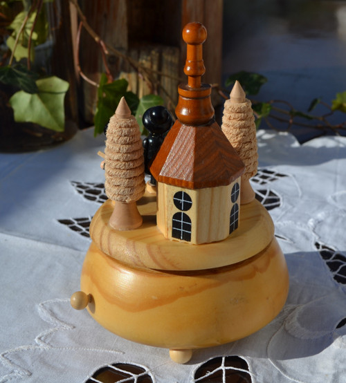 Hrací kolotoč - u kapličky — foto 3