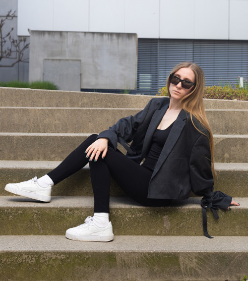 Minimalistické oversized tmavě šedé sako — foto 2