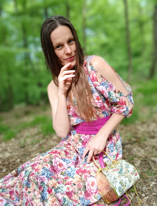 Asymetrické Maxi Šaty Květy — foto 2