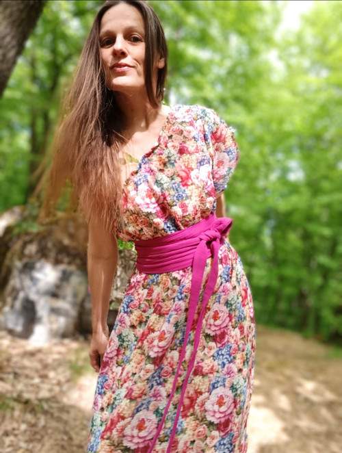 Asymetrické Maxi Šaty Květy — foto 4