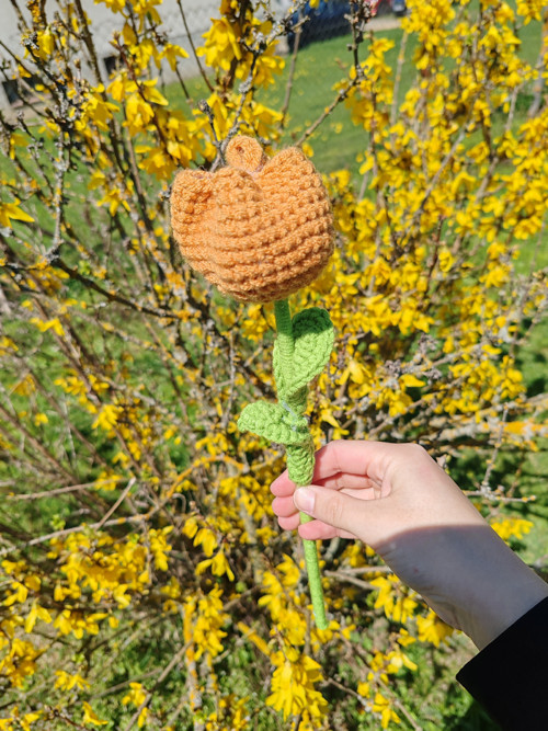 Háčkovaný tulipán oranžový — foto 2