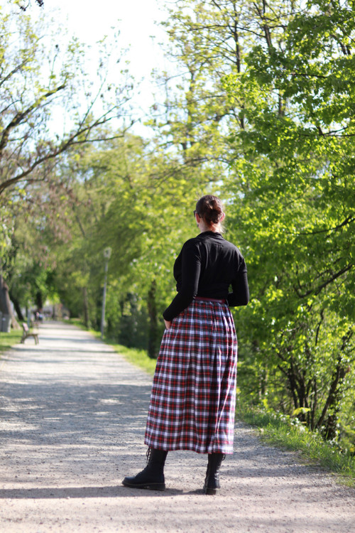 Flanelová sukně s propínáním — foto 4