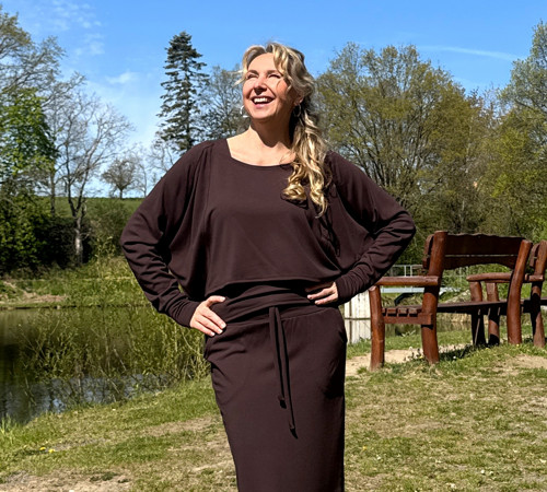 Hnědá volná mikina — foto 3