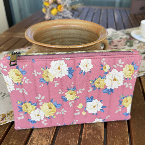 Pink I. - prošívaná taštička — foto 2