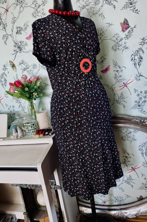 Šaty retro look — foto 3