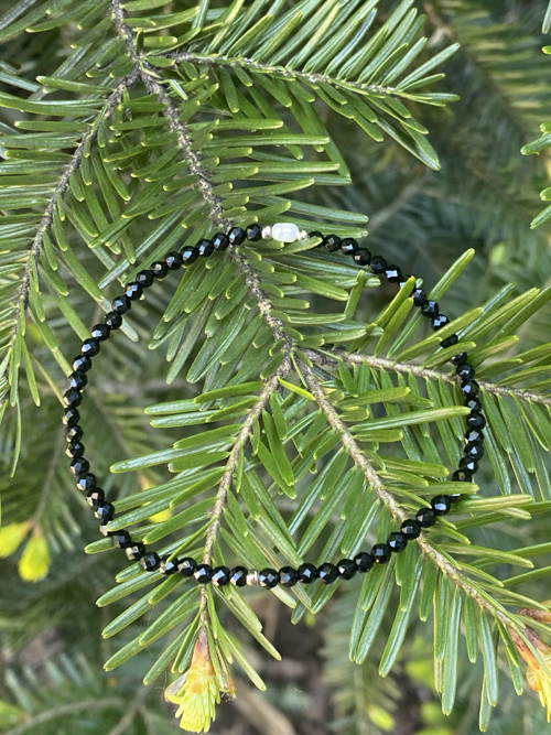 Spinel broušený, říční perla — foto 2