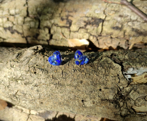 Náušnice srdíčka lapis lazuli — foto 2
