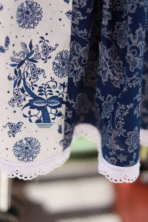 Folklórní mini zástěrková — foto 2