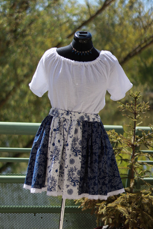 Folklórní mini zástěrková — foto 3