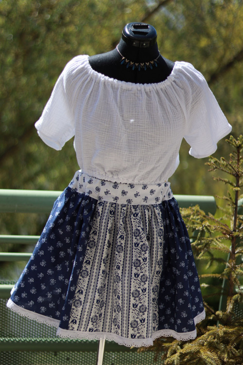 Folklórní mini zástěrková — foto 2