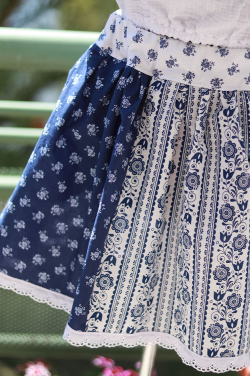 Folklórní mini zástěrková — foto 4