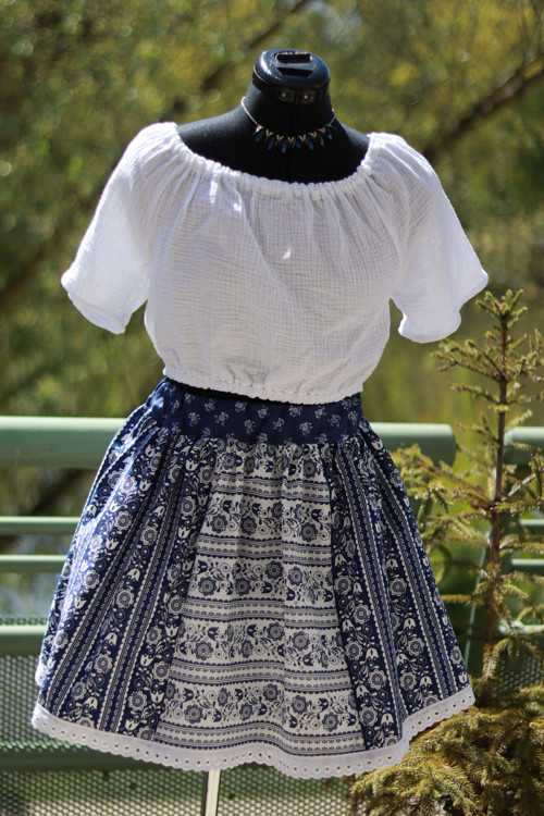 Folklórní mini zástěrková — foto 2
