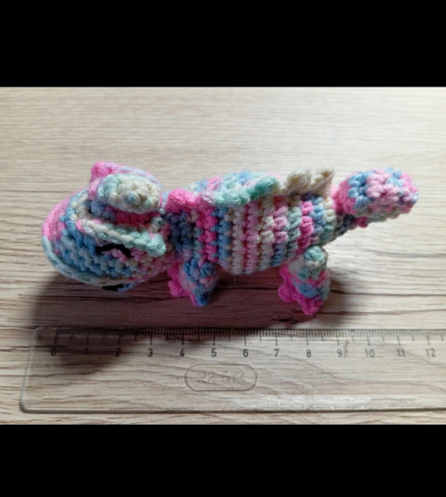Háčkovaný chameleon — foto 3
