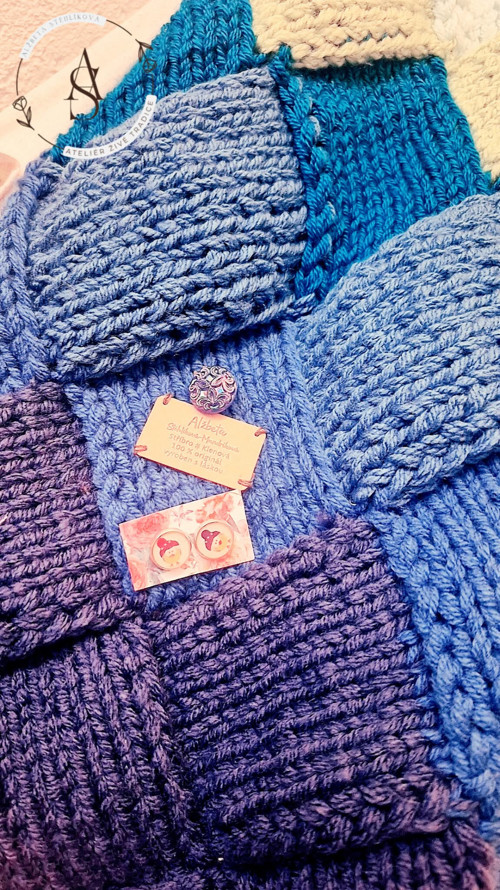 Pletená vesta modrá. — foto 4