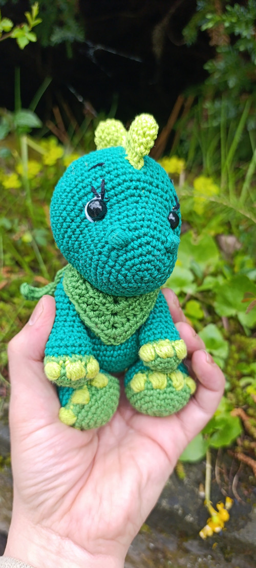 Háčkovaný dinosaurus miminko — foto 3