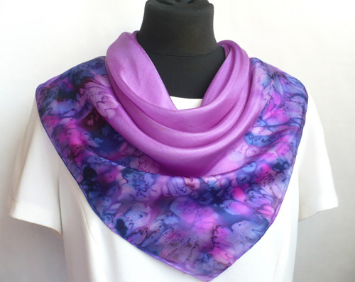 Hedvábný šátek Violet. — foto 2