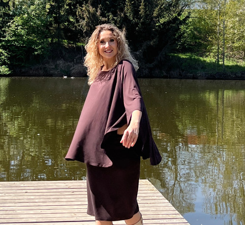 Hnědé pončo - triko — foto 6