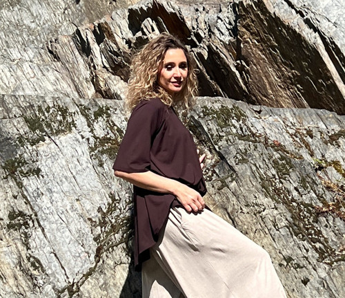 Hnědé pončo - triko — foto 5