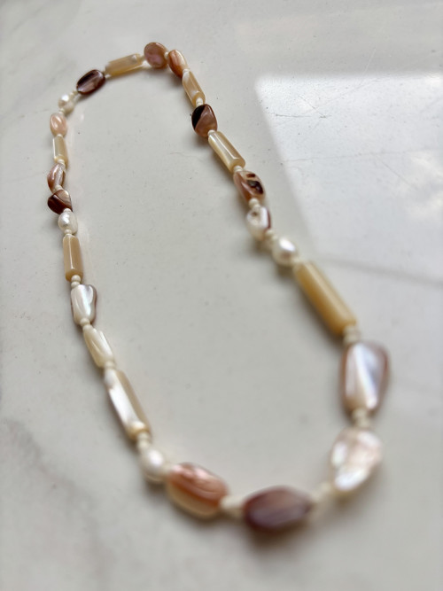 Choker s Perleťou, Perlami, a Perleťovými kúskami — foto 3