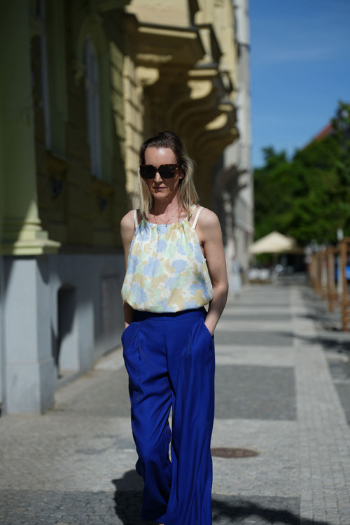 Kalhoty v královské modré — foto 4