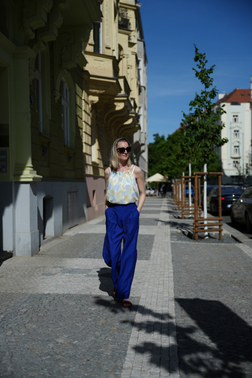Kalhoty v královské modré — foto 6